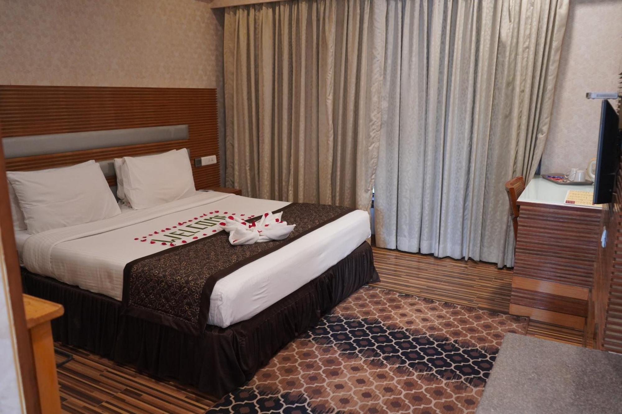 St Laurn The Spiritual Resort Shirdi Luaran gambar
