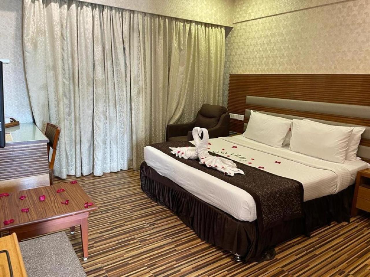 St Laurn The Spiritual Resort Shirdi Luaran gambar